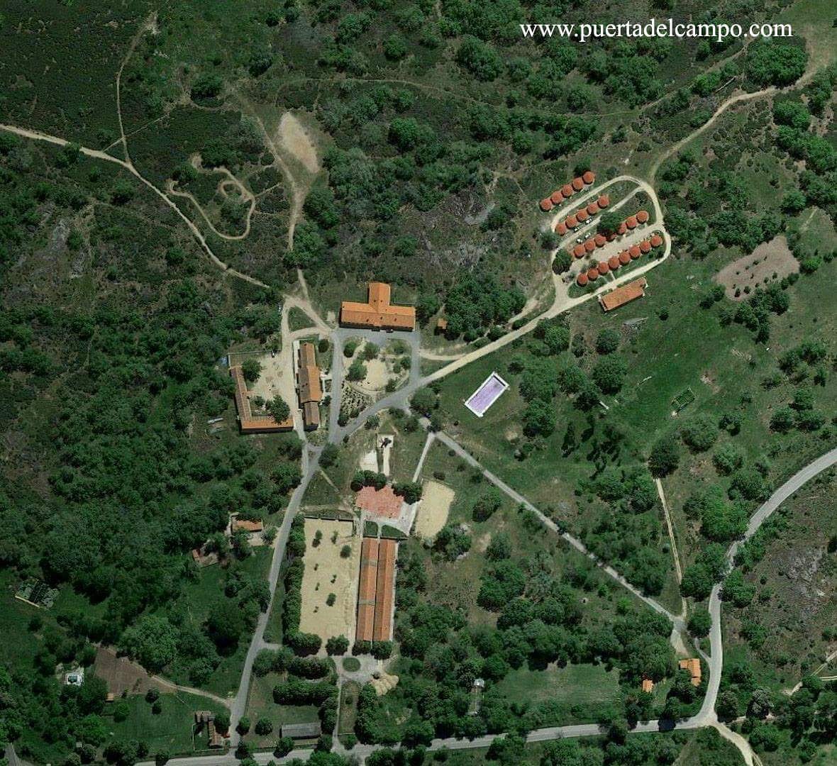 area autocaravanas - caravanas - campers puerta del campo