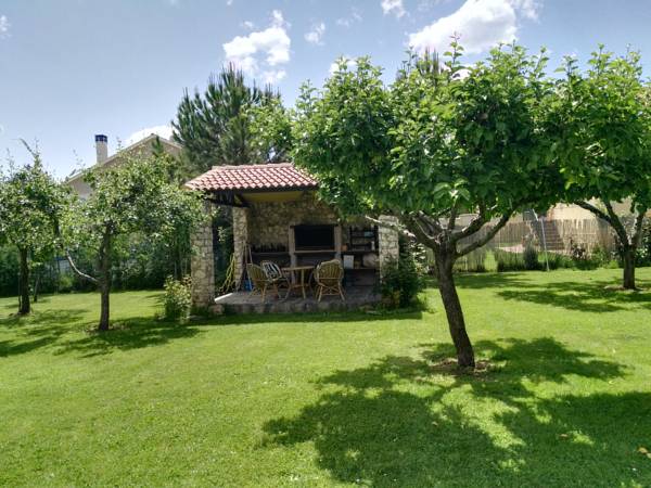 Chalet Riaza con jardin