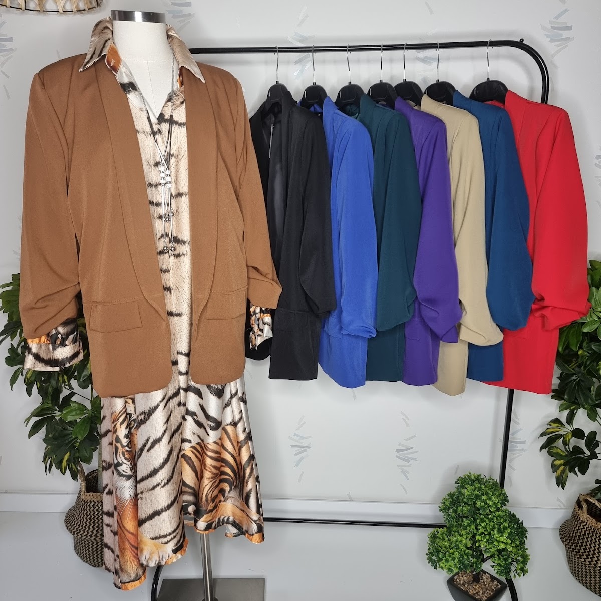 NuR QueenS ＳＨＯＷＲＯＯＭ