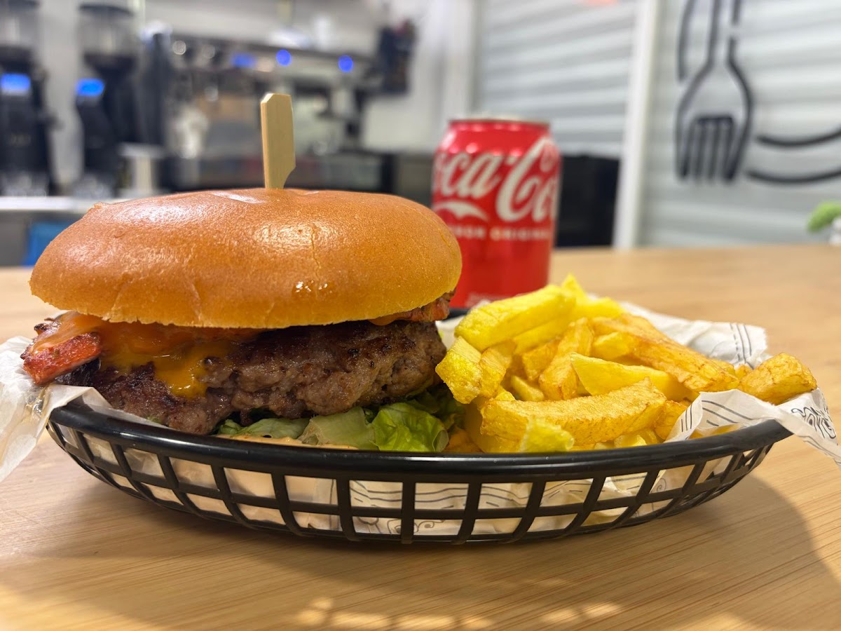 La Estacion Burger Shop