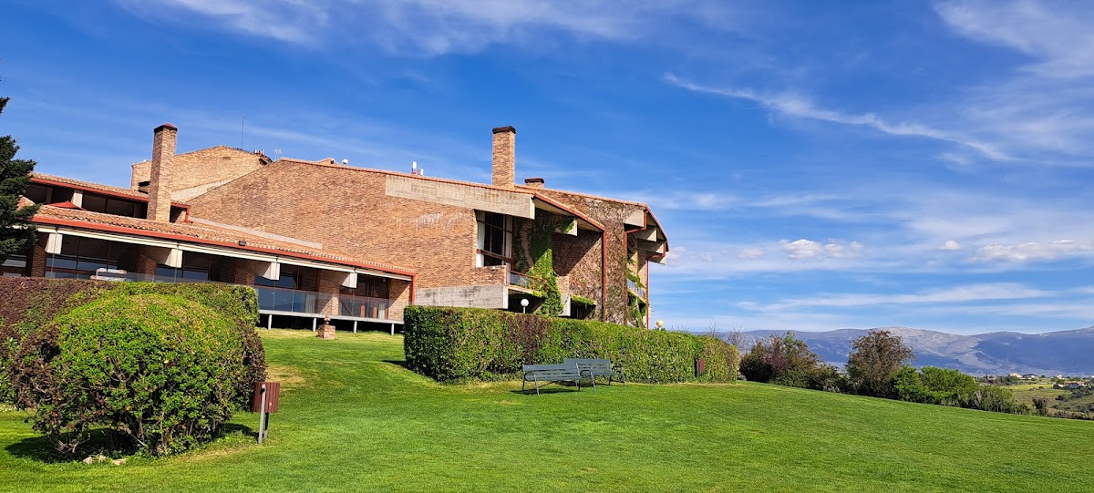Cafetería de la piscina del Parador de Segovia