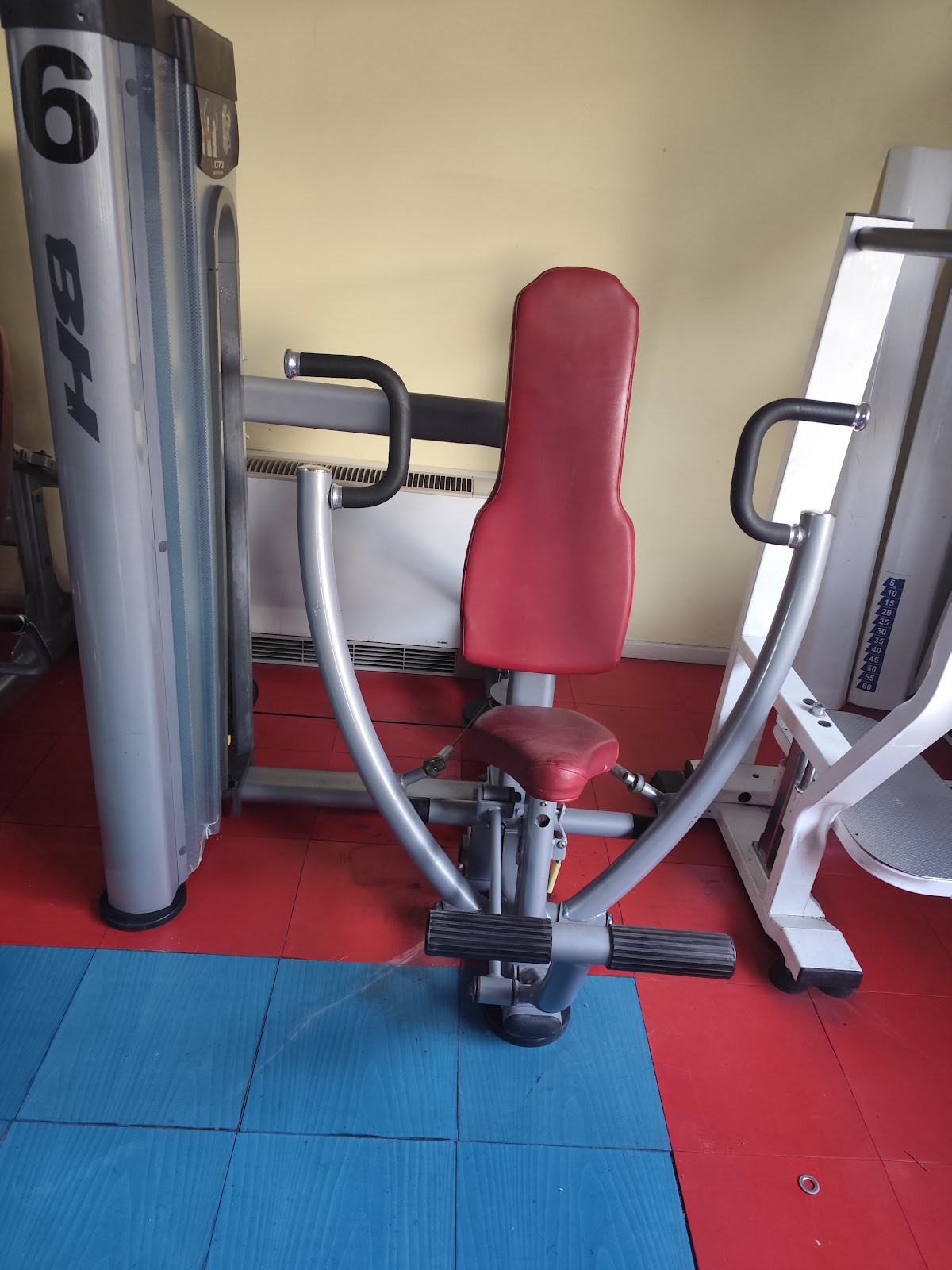 GIMNASIO CUÉLLAR SPORT