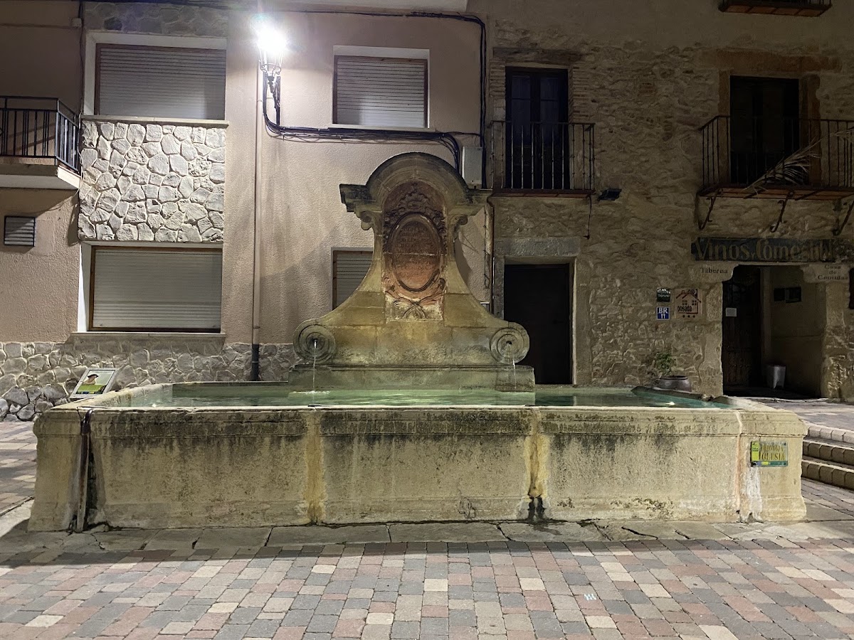 Pilón de la plaza San Miguel